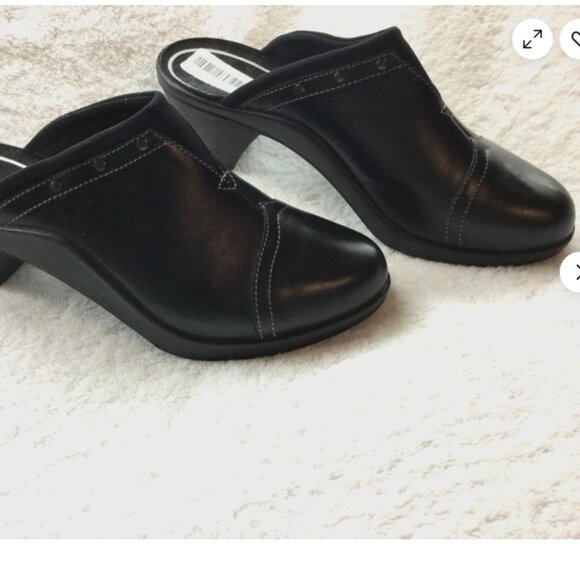 Romika Mokassetta studded leather mules / clogs. Size: US 9.5 EU 41 New wit - Picture 3 of 6